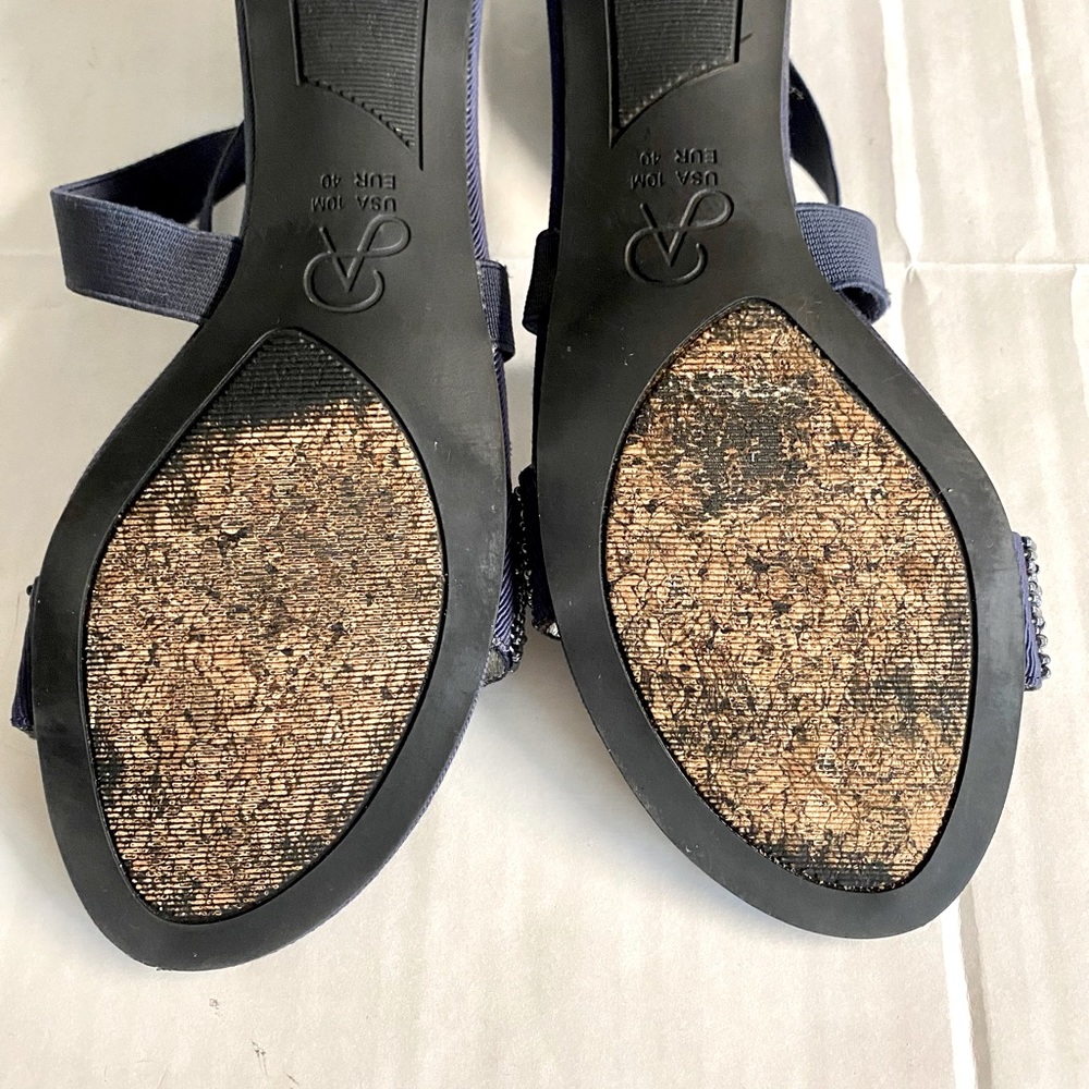 Adrianna Papell royal blue beaded shoes size 10.Beautiful beading. - Picture 8 of 13